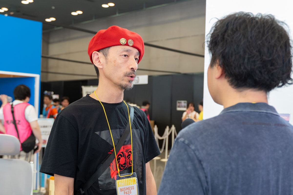 インタビューの様子