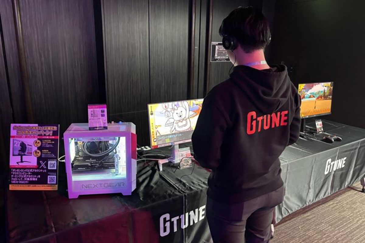 空き時間に試遊をしているY.Oさん