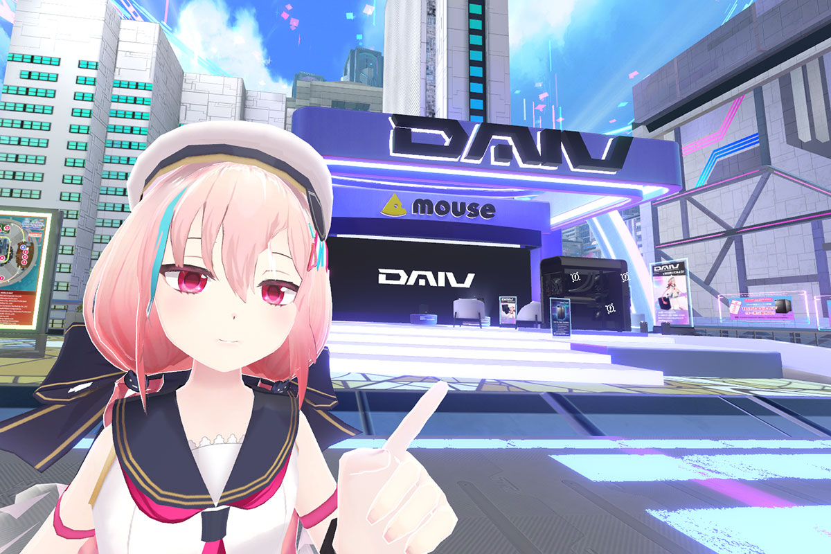 パラリアル新宿の一角にあるDAIVブースとVketちゃんのセルフィー